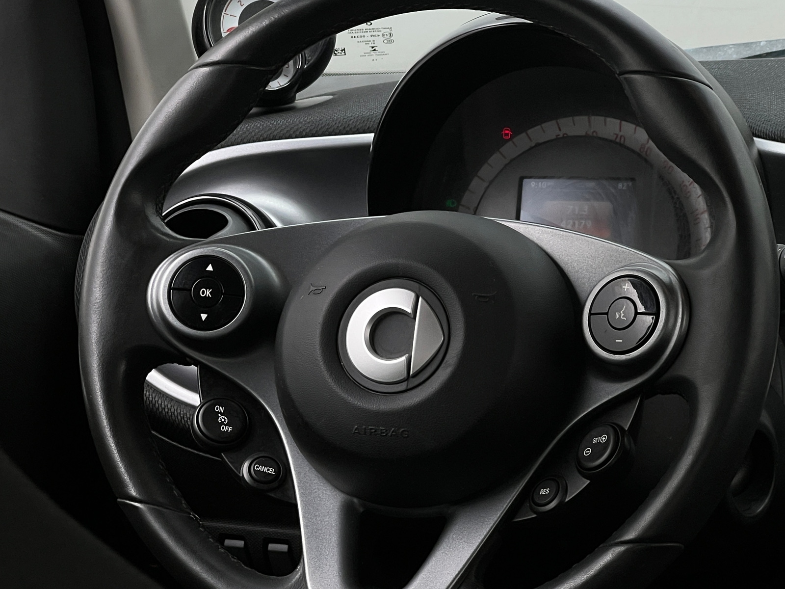 Thumbnail: 2016 smart fortwo - 5