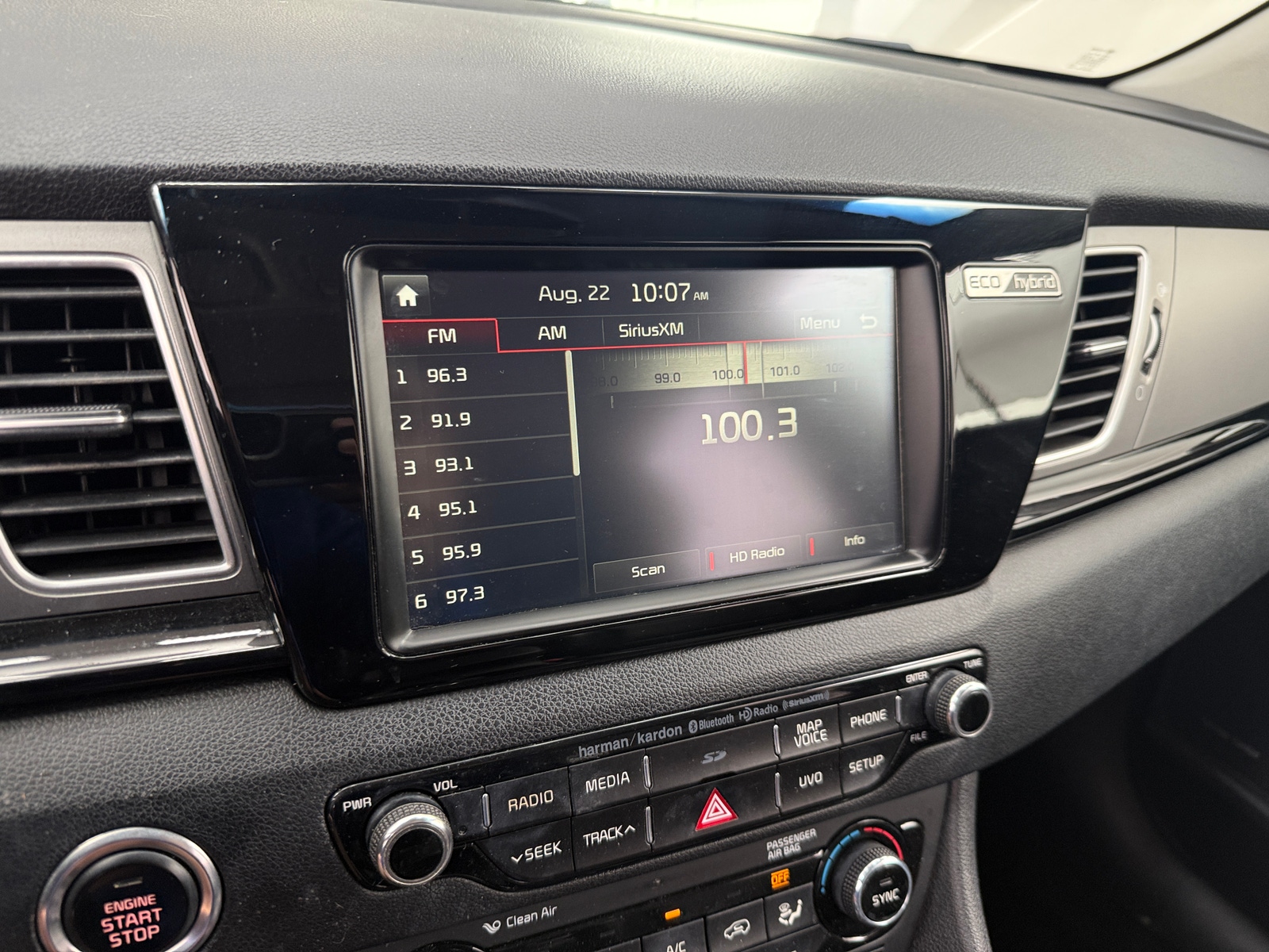 Thumbnail: 2018 Kia Niro - 3