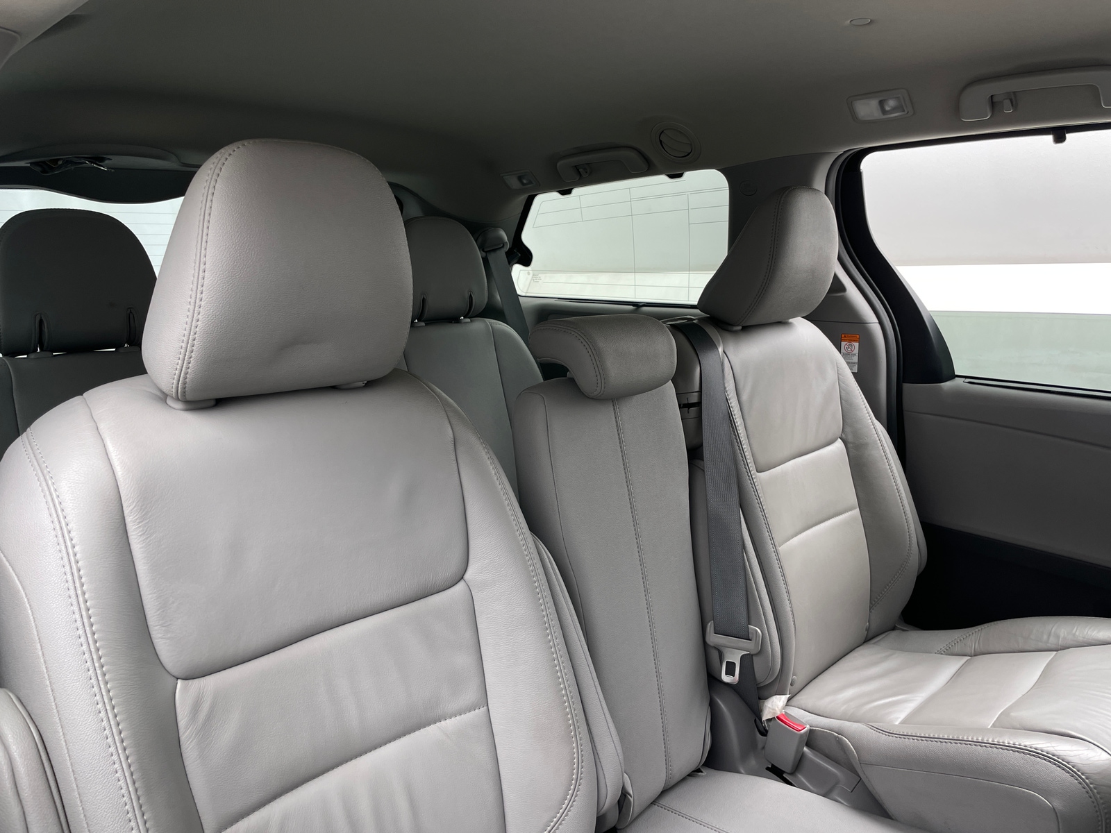 Thumbnail: 2017 Toyota Sienna - 5