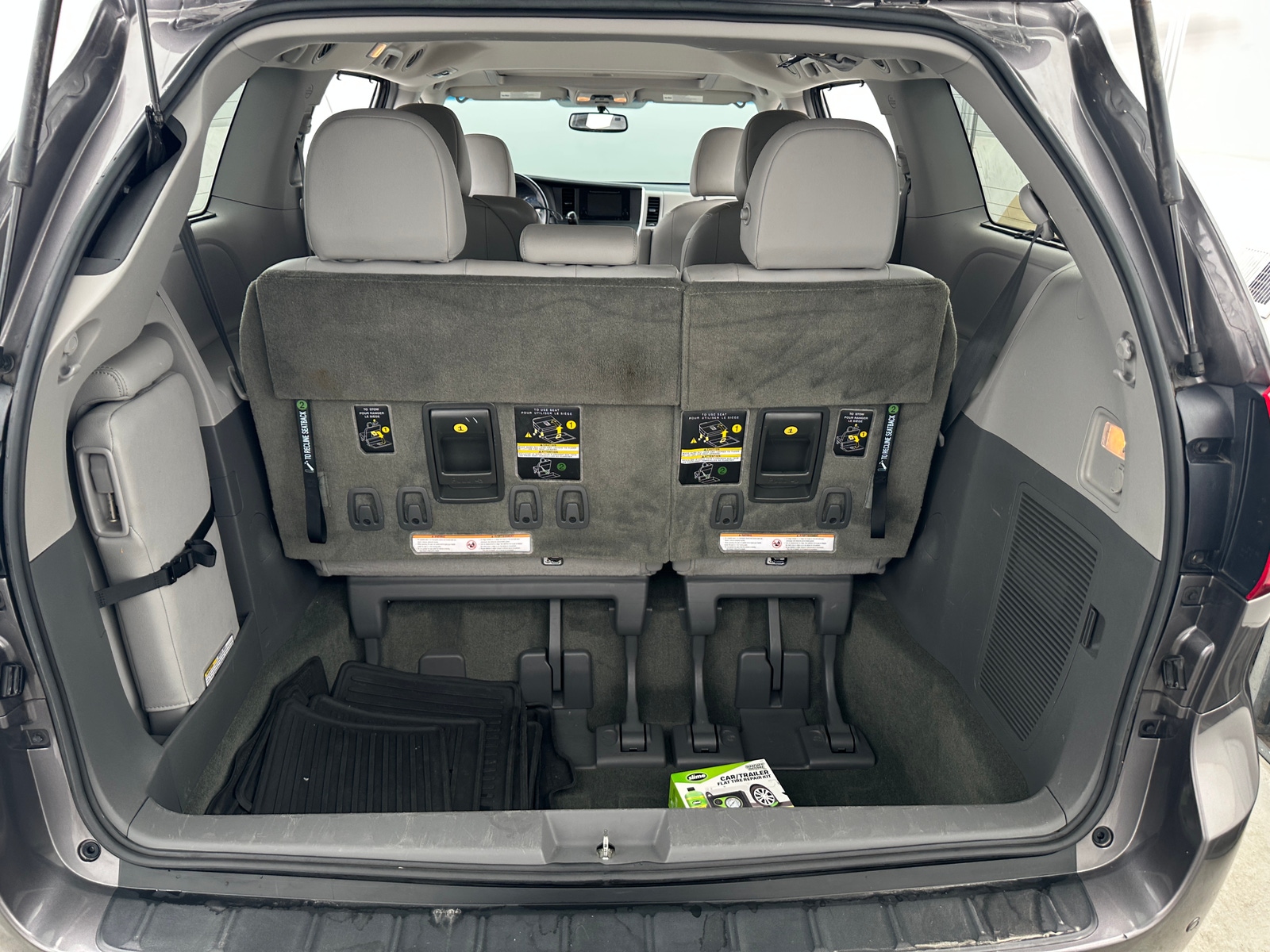 Thumbnail: 2017 Toyota Sienna - 6