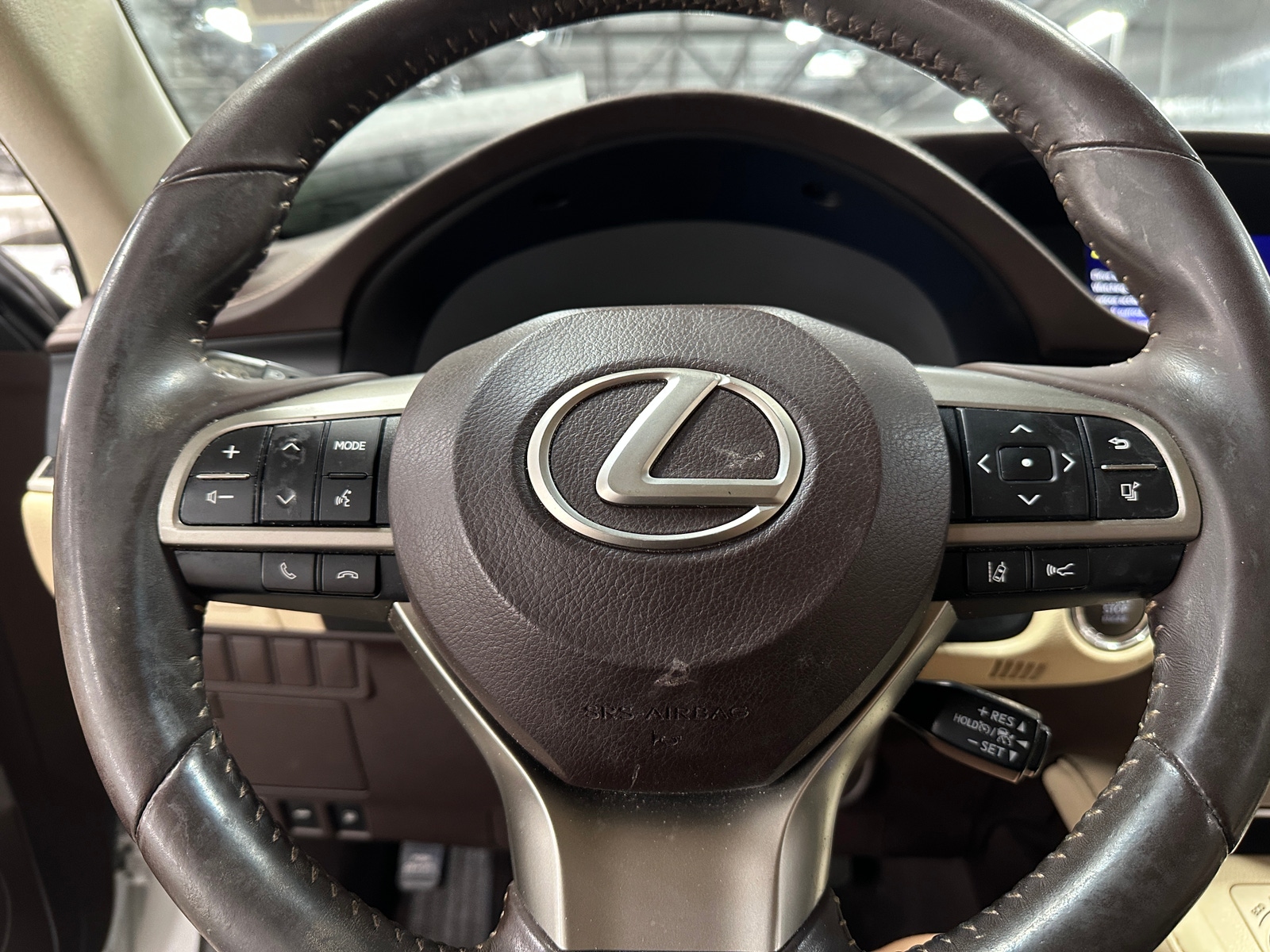 Thumbnail: 2017 Lexus ES - 4
