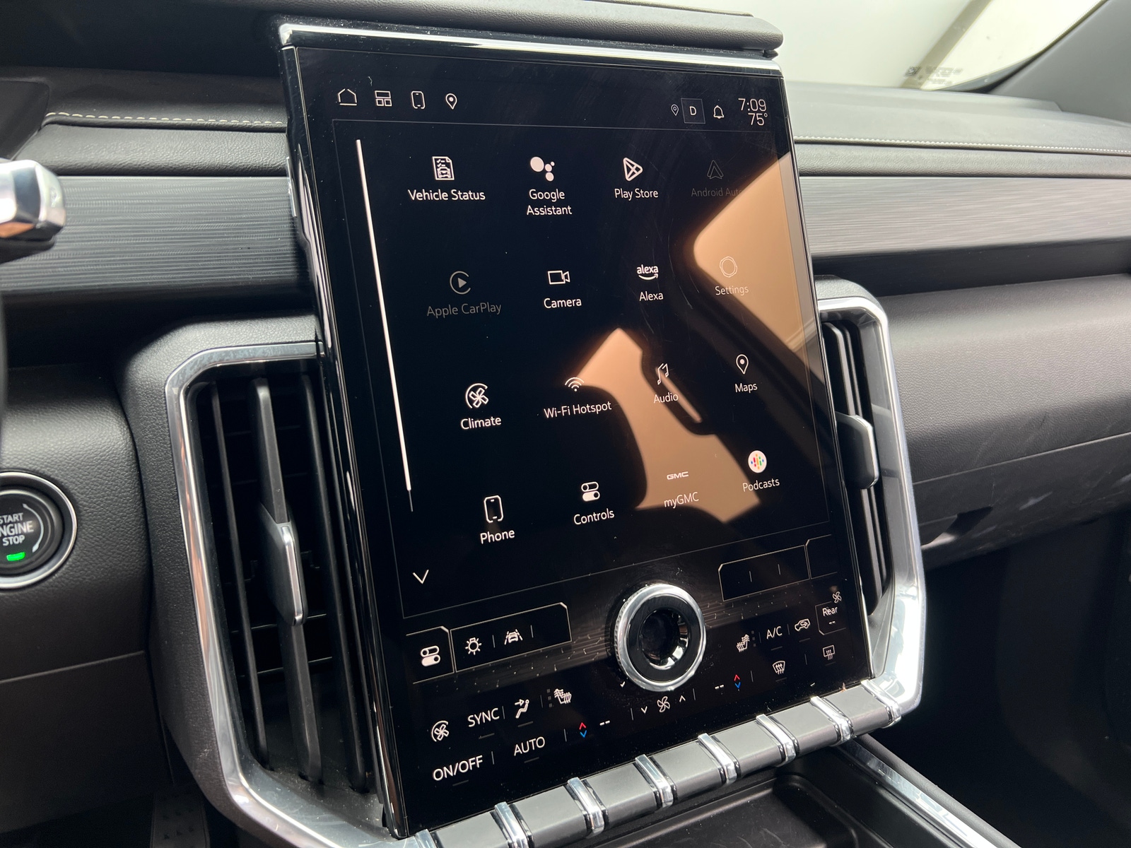 Thumbnail: 2024 GMC Acadia - 3