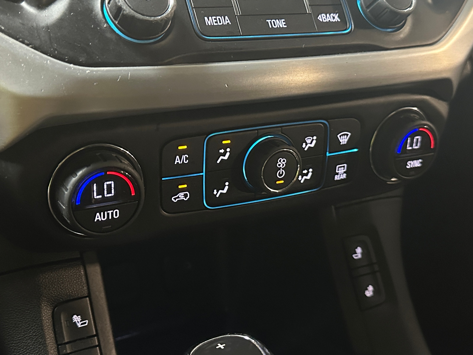 Thumbnail: 2017 GMC Acadia - 4