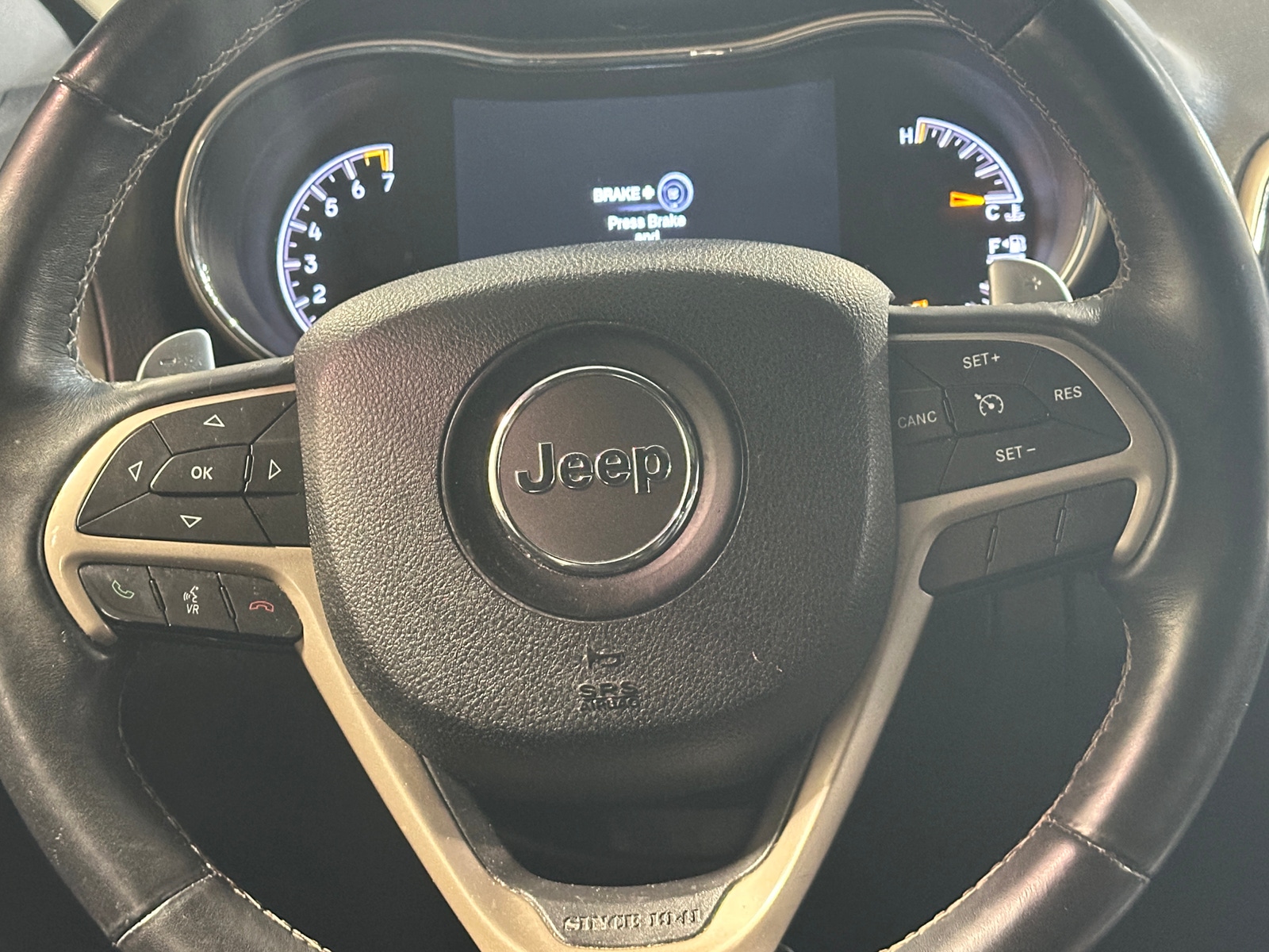 Thumbnail: 2017 Jeep Grand Cherokee - 4