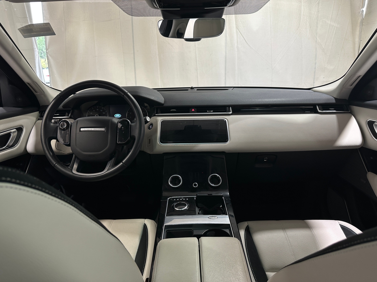 Thumbnail: 2020 Land Rover Range Rover Velar - 2
