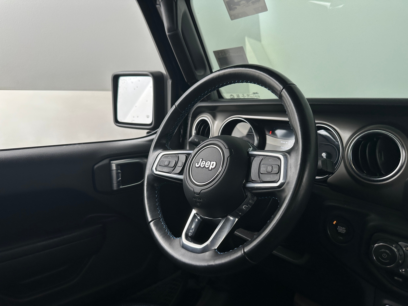 Thumbnail: 2022 Jeep Wrangler - 5