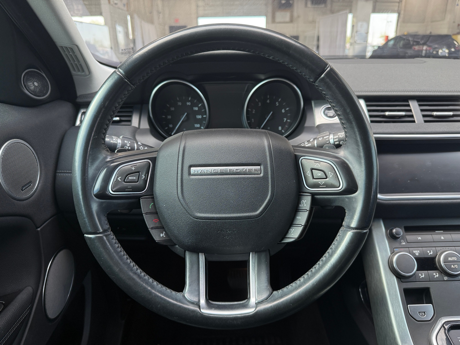 Thumbnail: 2017 Land Rover Range Rover Evoque - 4