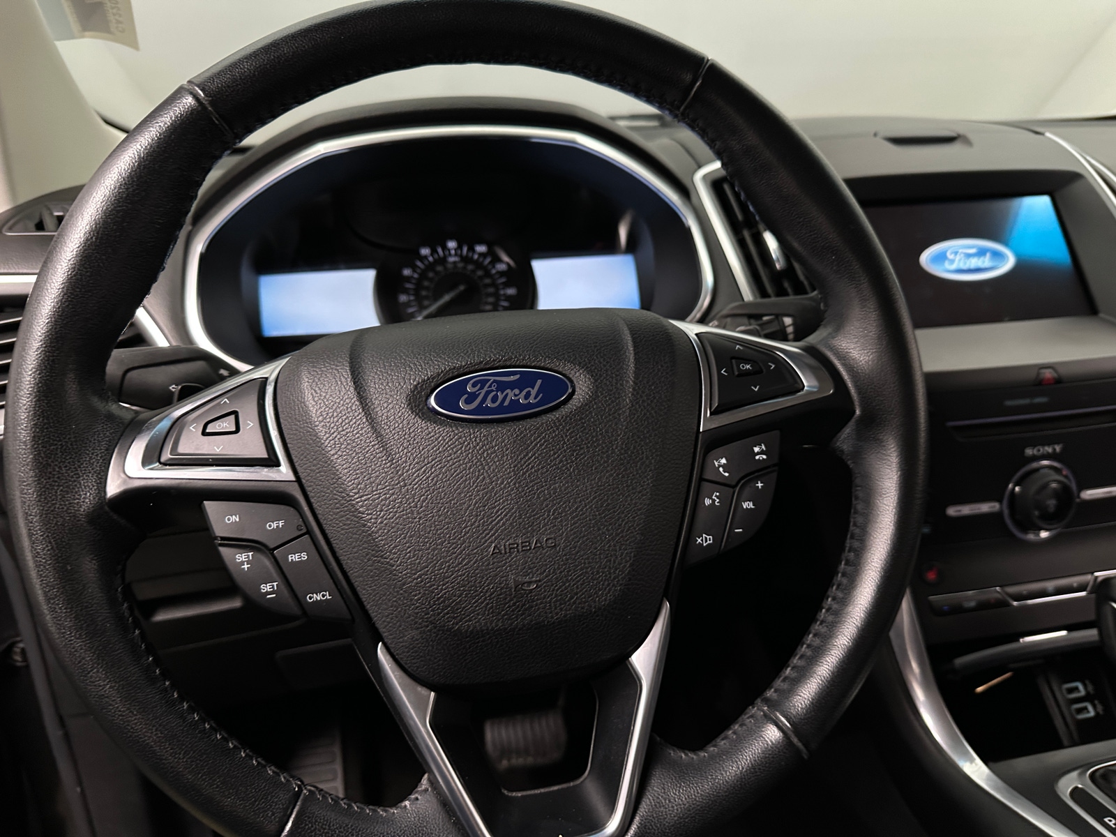 Thumbnail: 2016 Ford Edge - 4
