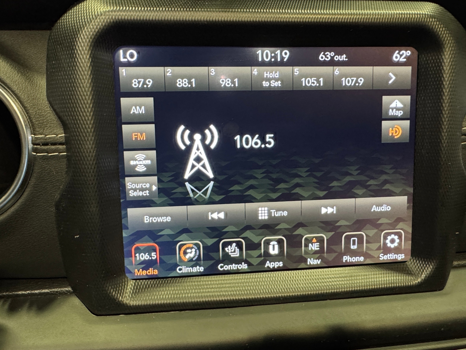 Thumbnail: 2021 Jeep Wrangler - 3