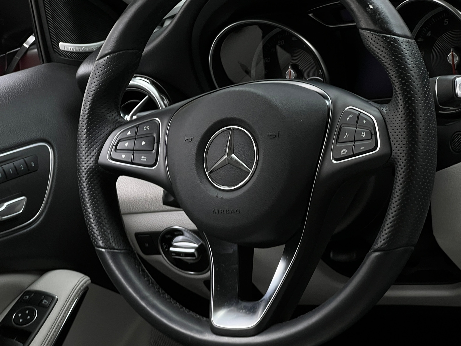 Thumbnail: 2019 Mercedes-Benz GLA - 4
