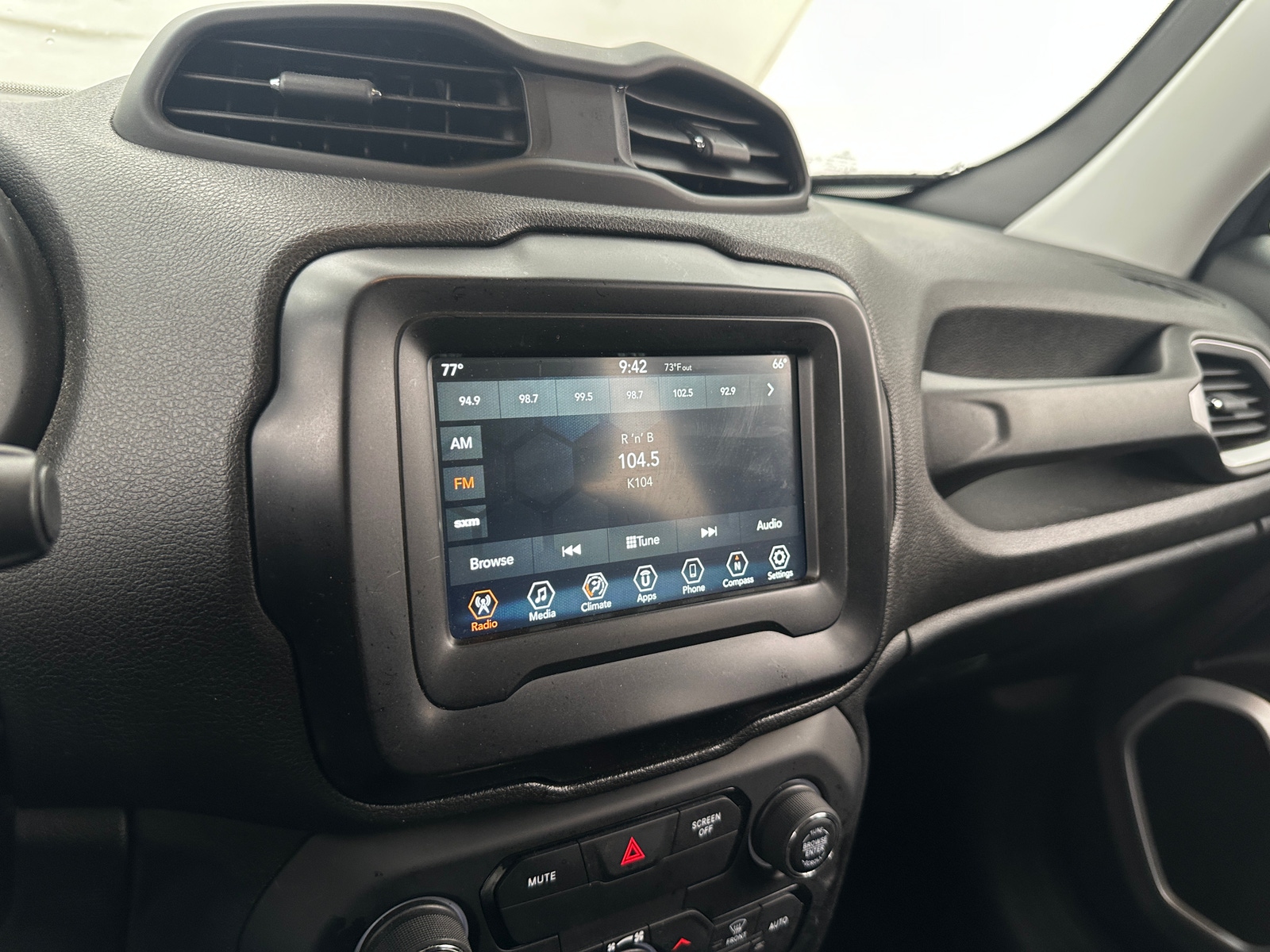 Thumbnail: 2018 Jeep Renegade - 4