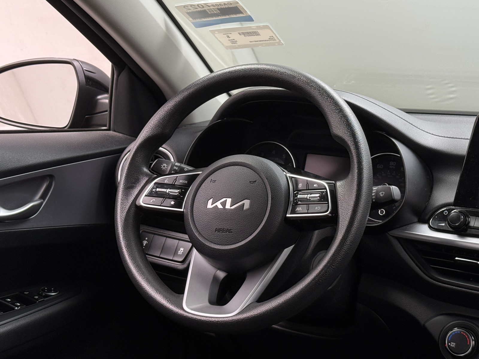 Thumbnail: 2022 Kia Forte - 5