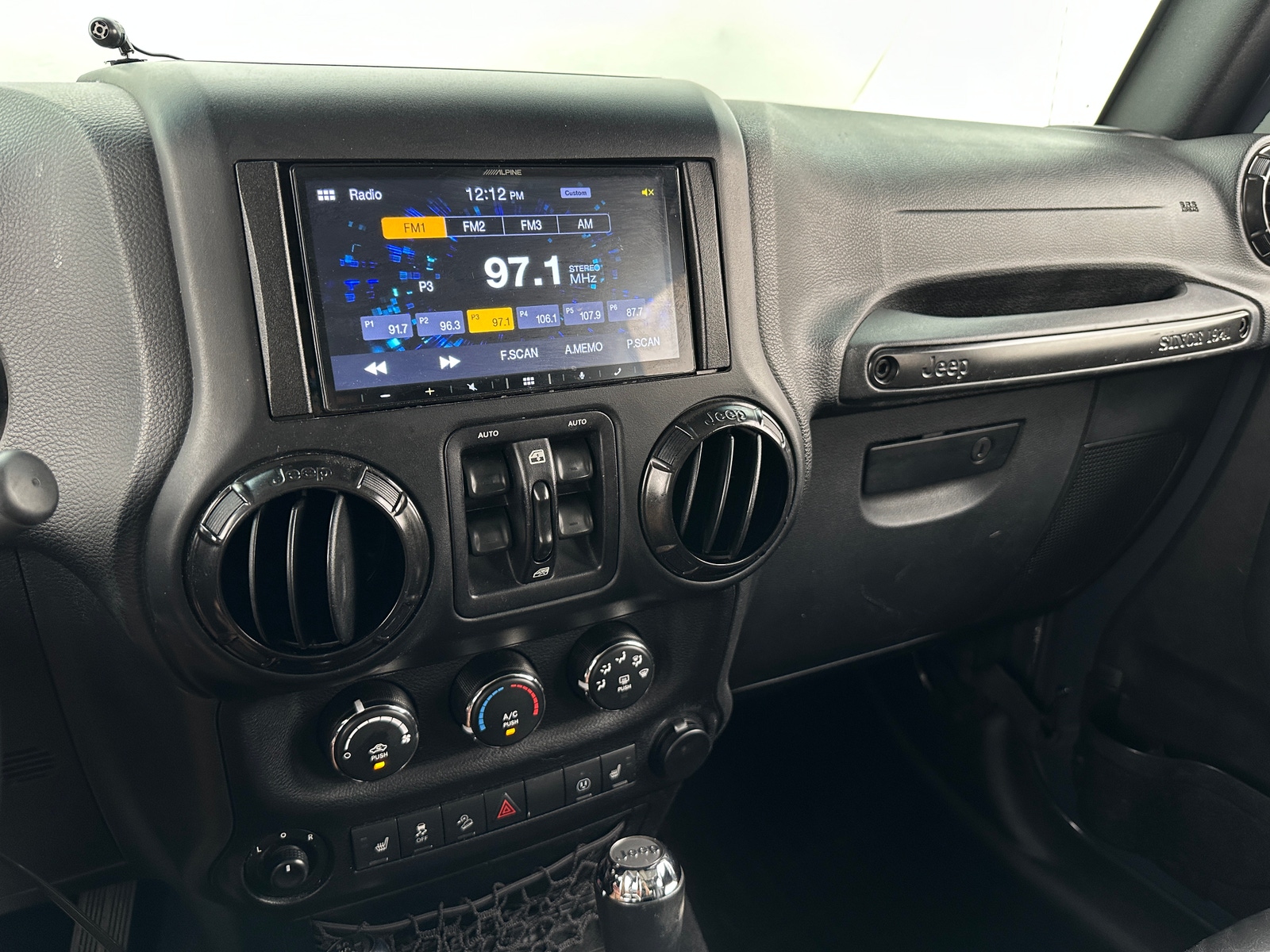 Thumbnail: 2017 Jeep Wrangler - 3