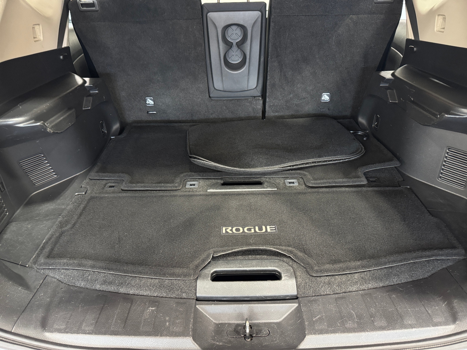 Thumbnail: 2017 Nissan Rogue - 7