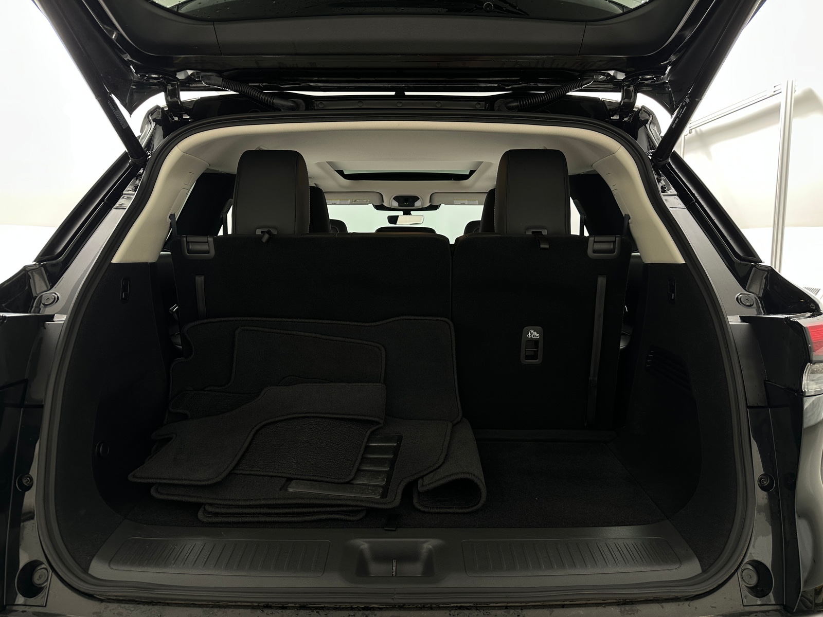Thumbnail: 2025 INFINITI QX60 - 6