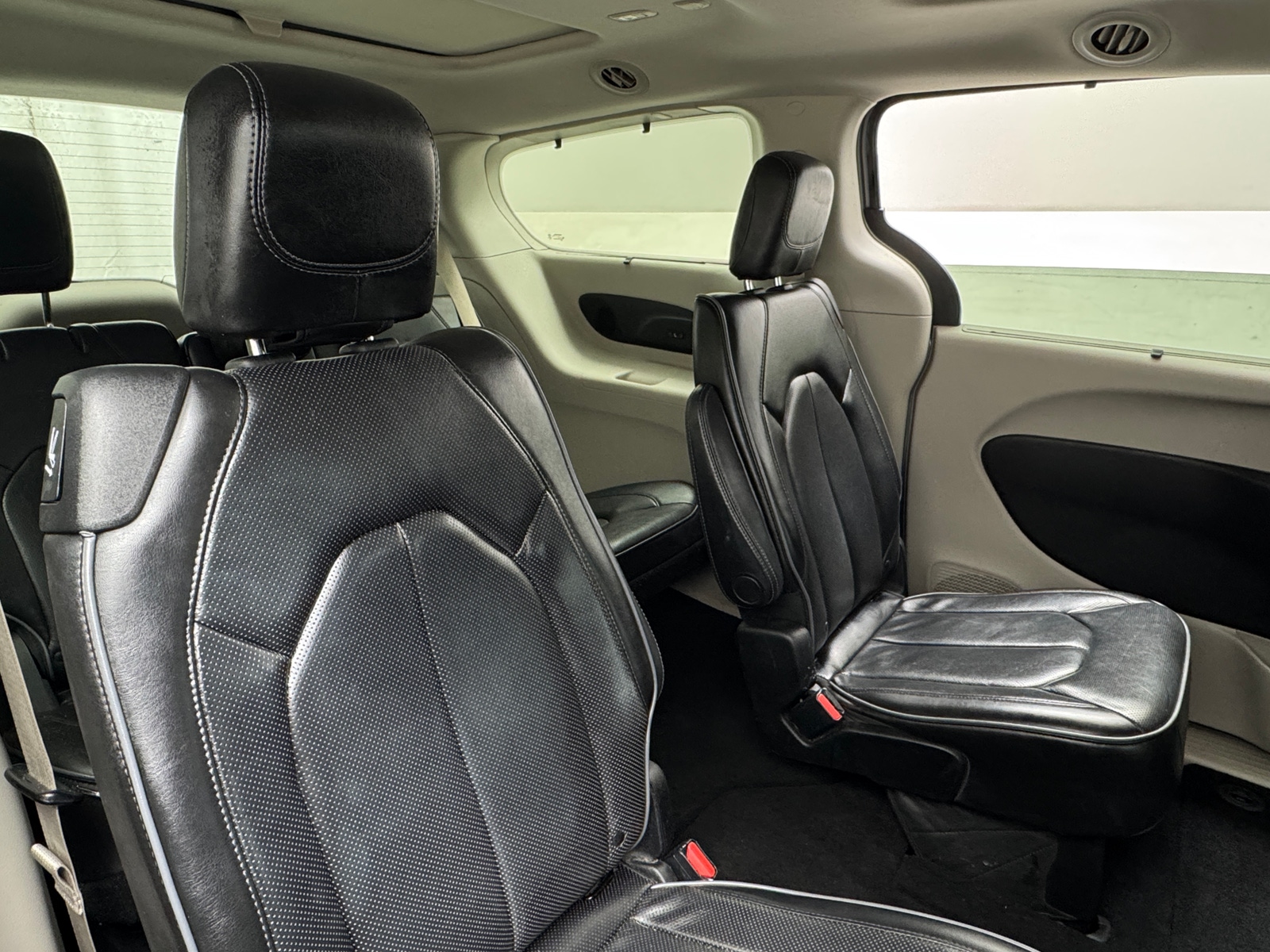 Thumbnail: 2019 Chrysler Pacifica - 5