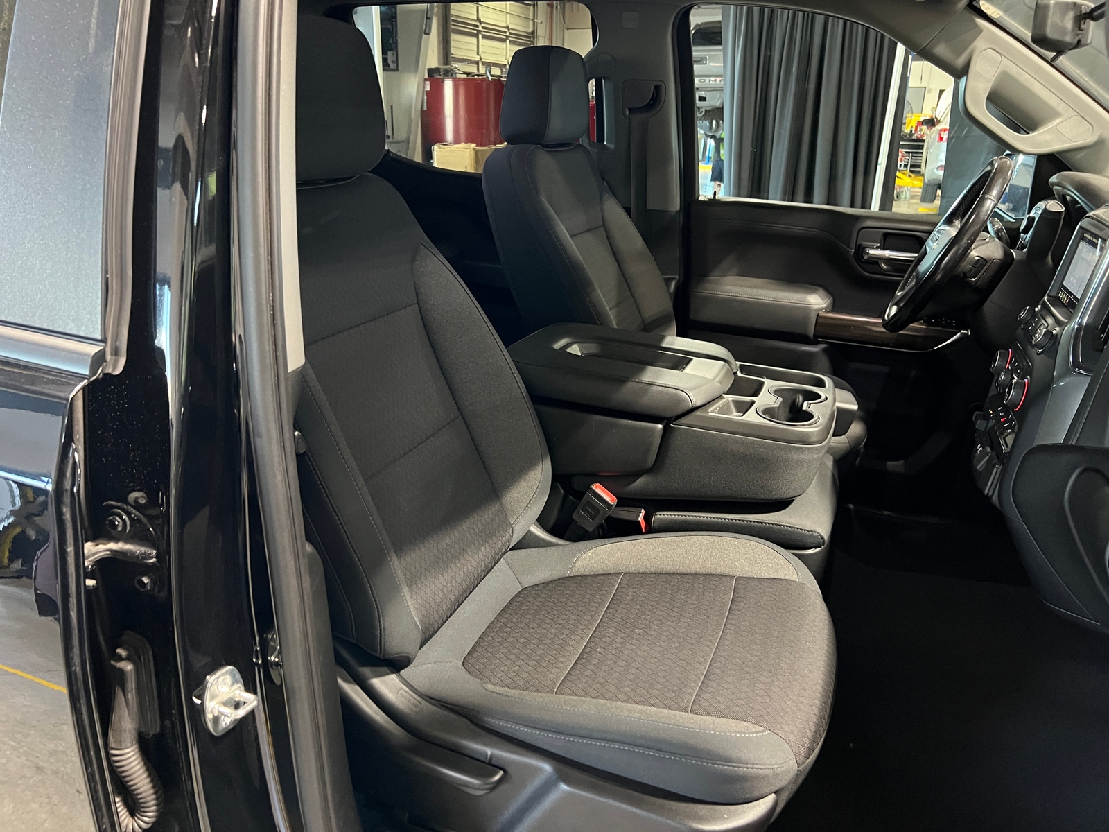 Thumbnail: 2019 Chevrolet Silverado 1500 - 2