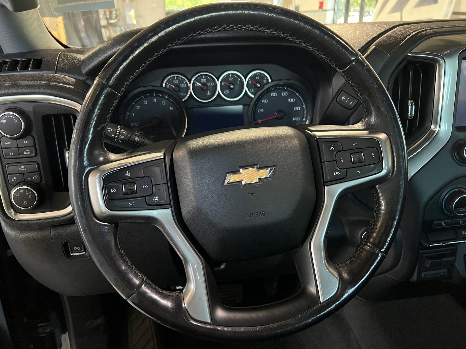 Thumbnail: 2019 Chevrolet Silverado 1500 - 5