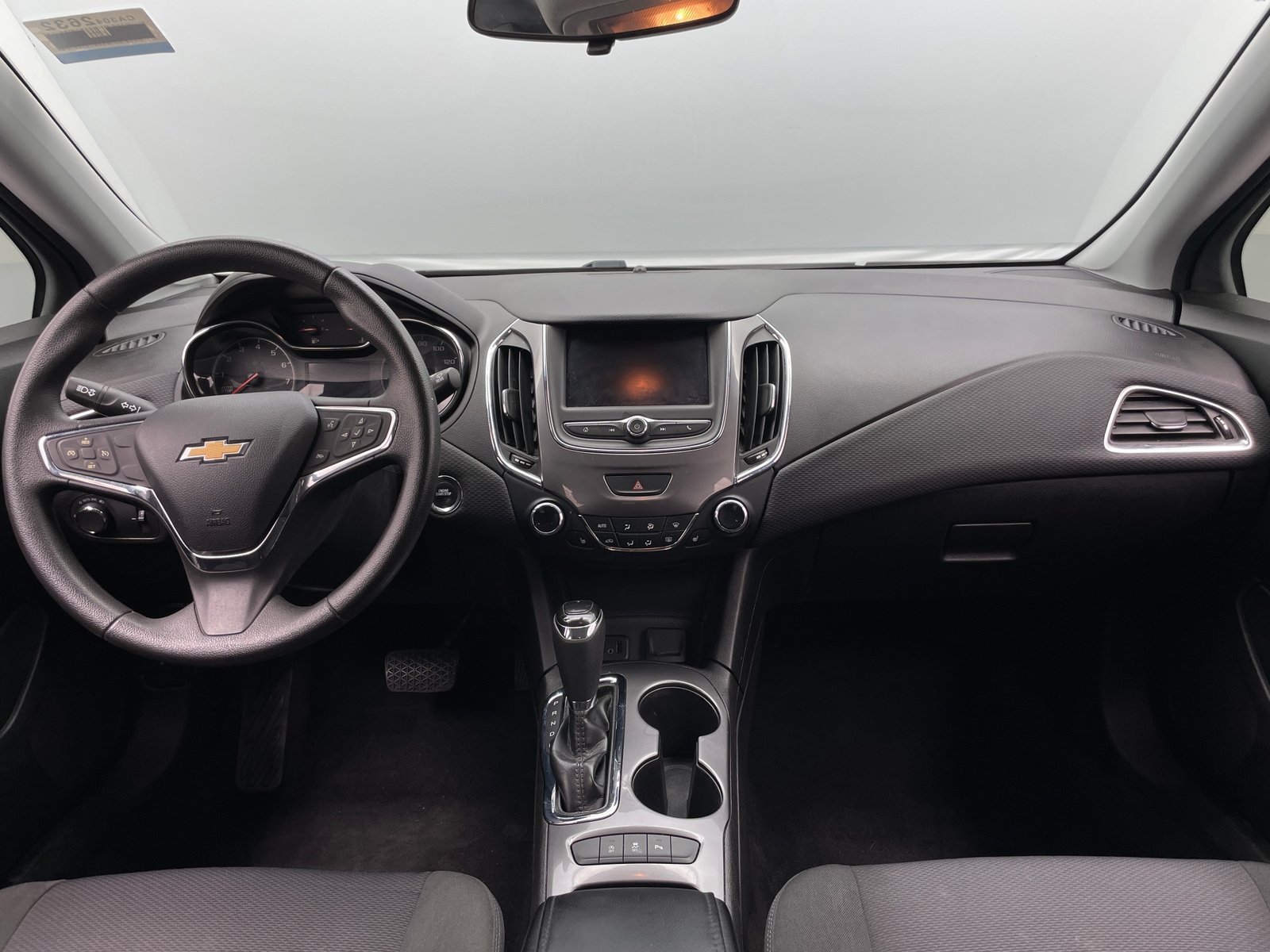 Thumbnail: 2019 Chevrolet Cruze - 3