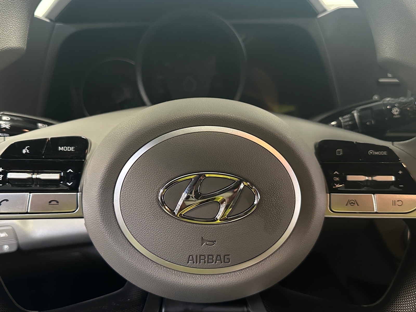 Thumbnail: 2023 Hyundai Elantra - 5