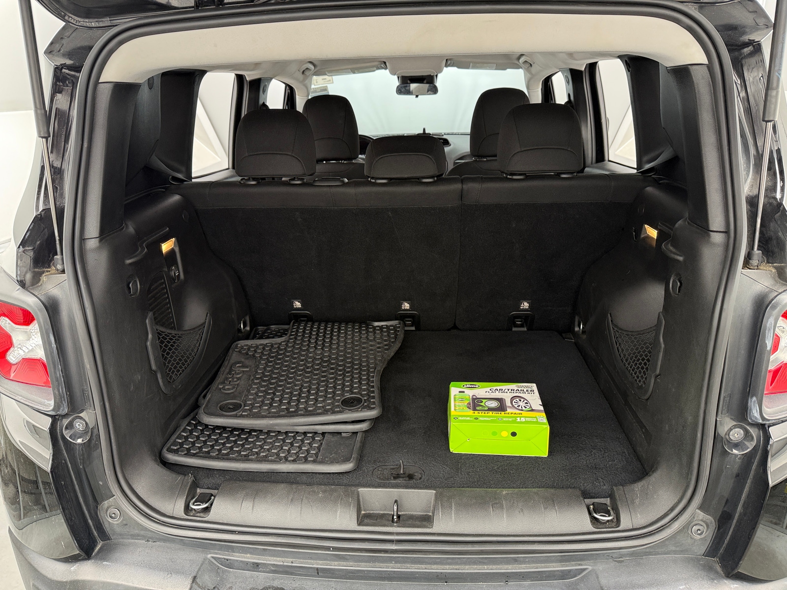 Thumbnail: 2017 Jeep Renegade - 7