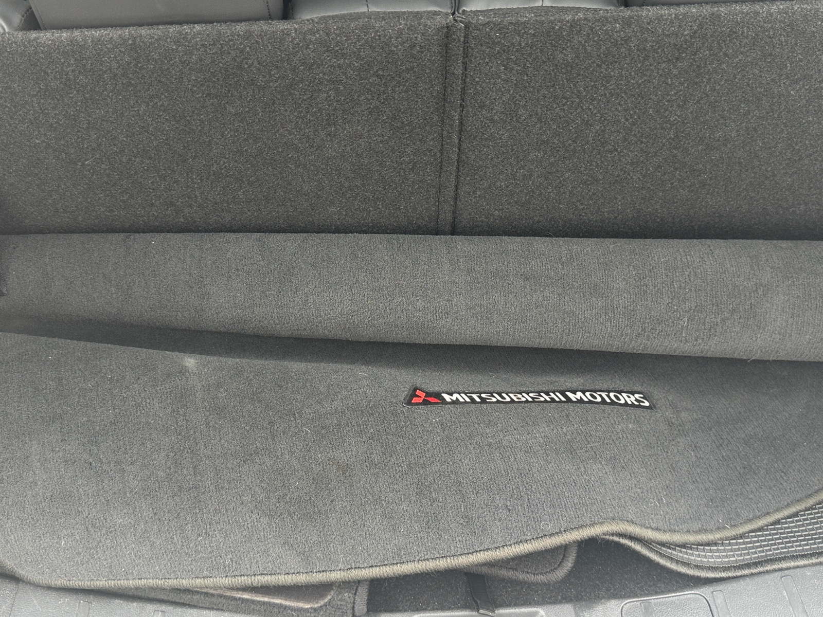 Thumbnail: 2019 Mitsubishi Outlander - 6