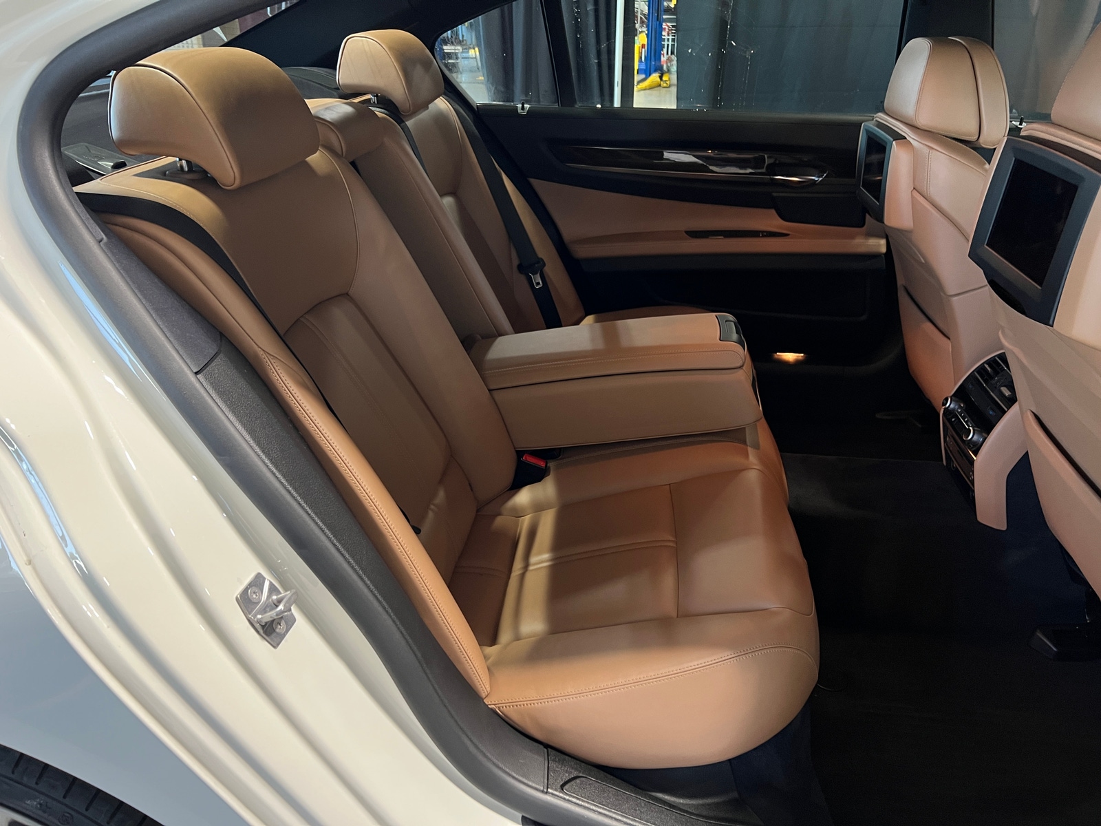 Thumbnail: 2012 BMW 7 Series - 6