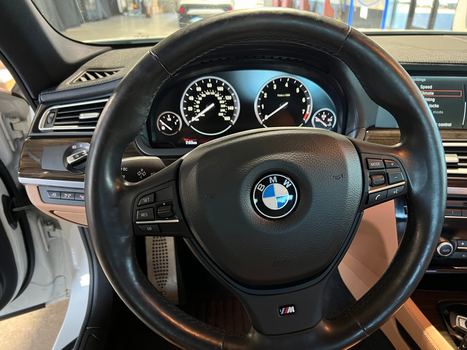 Thumbnail: 2012 BMW 7 Series - 5