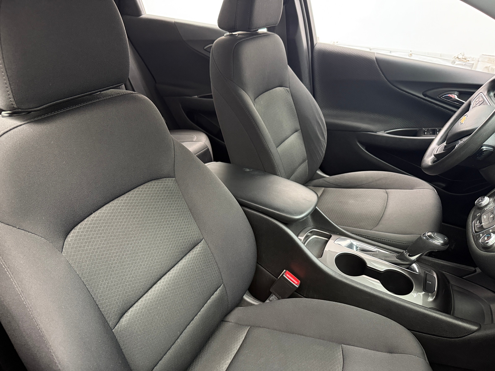 Thumbnail: 2017 Chevrolet Malibu - 2