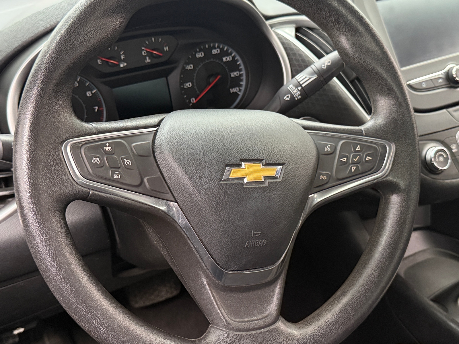 Thumbnail: 2017 Chevrolet Malibu - 5