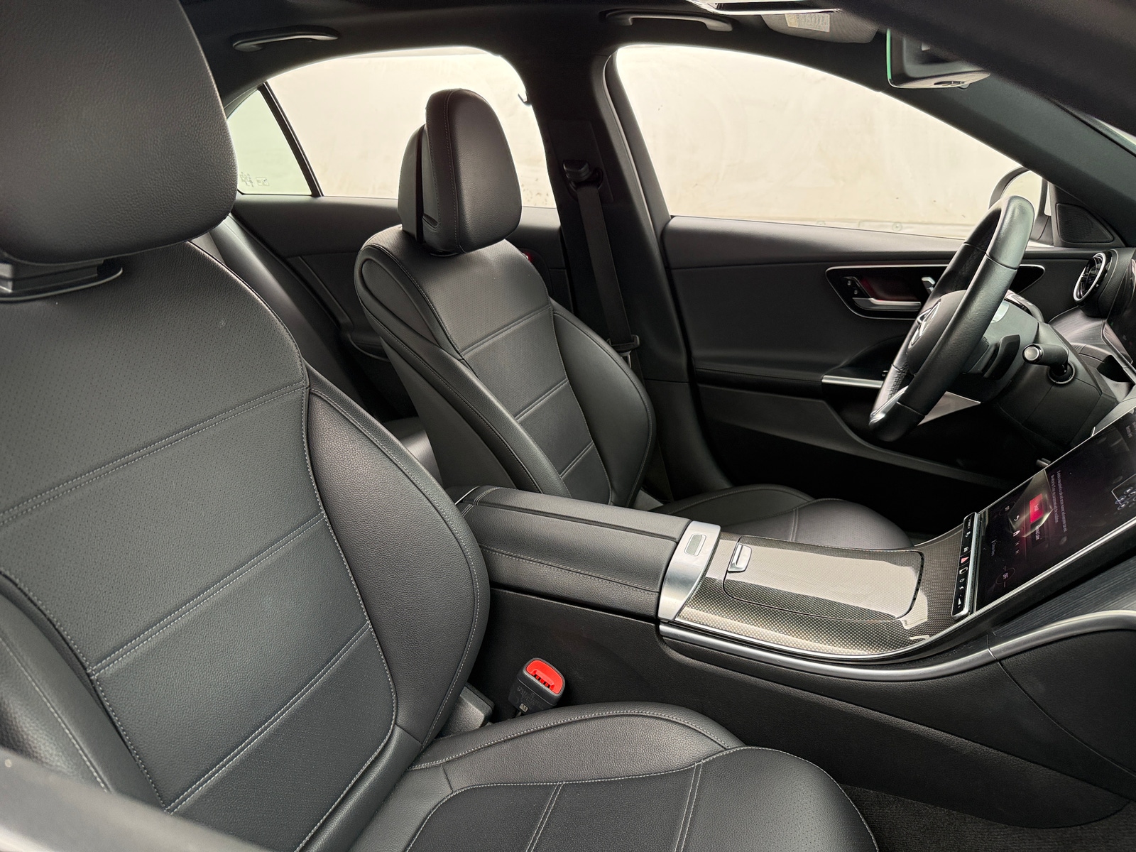 Thumbnail: 2024 Mercedes-Benz C-Class - 2