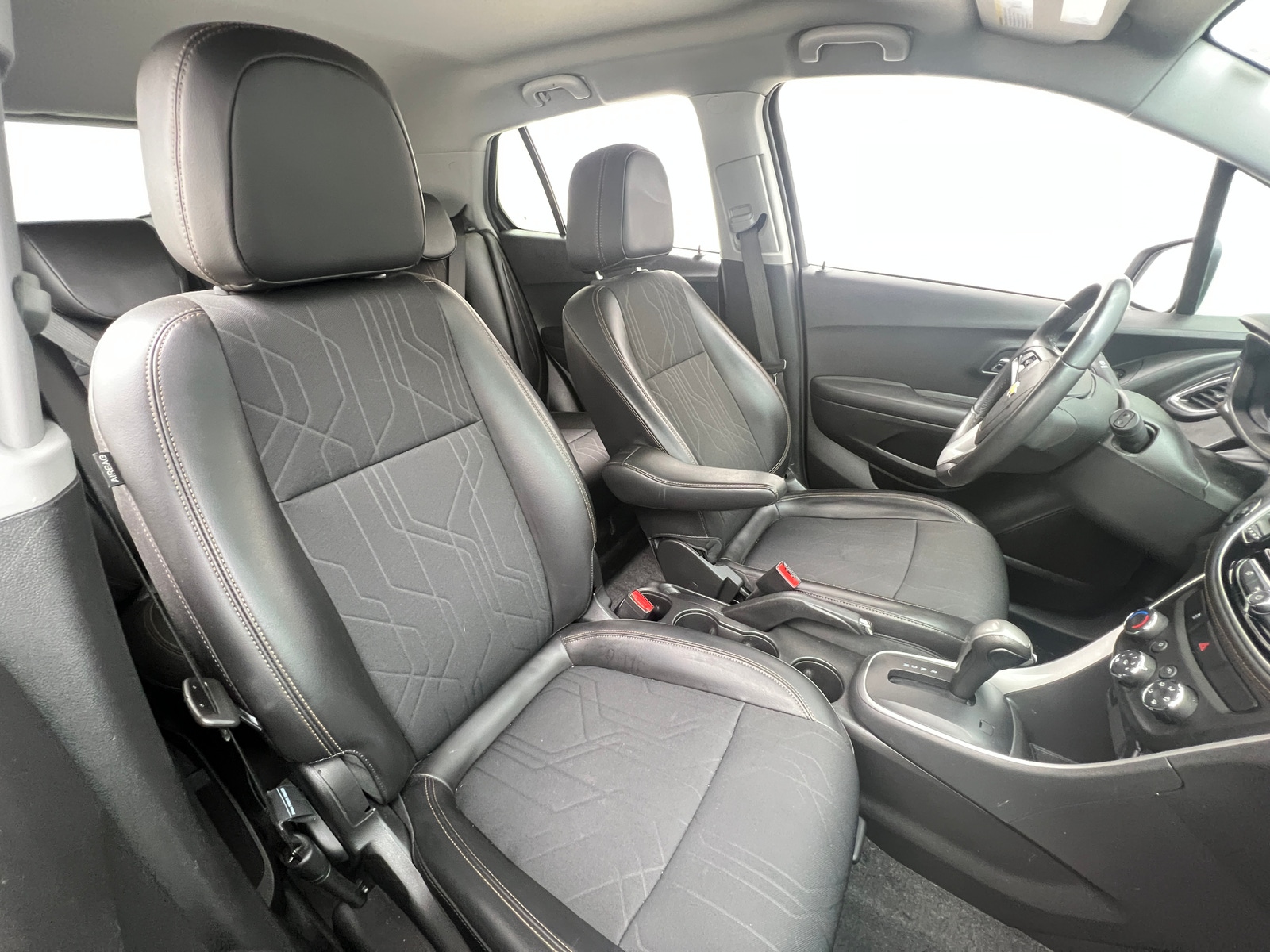 Thumbnail: 2021 Chevrolet Trax - 2