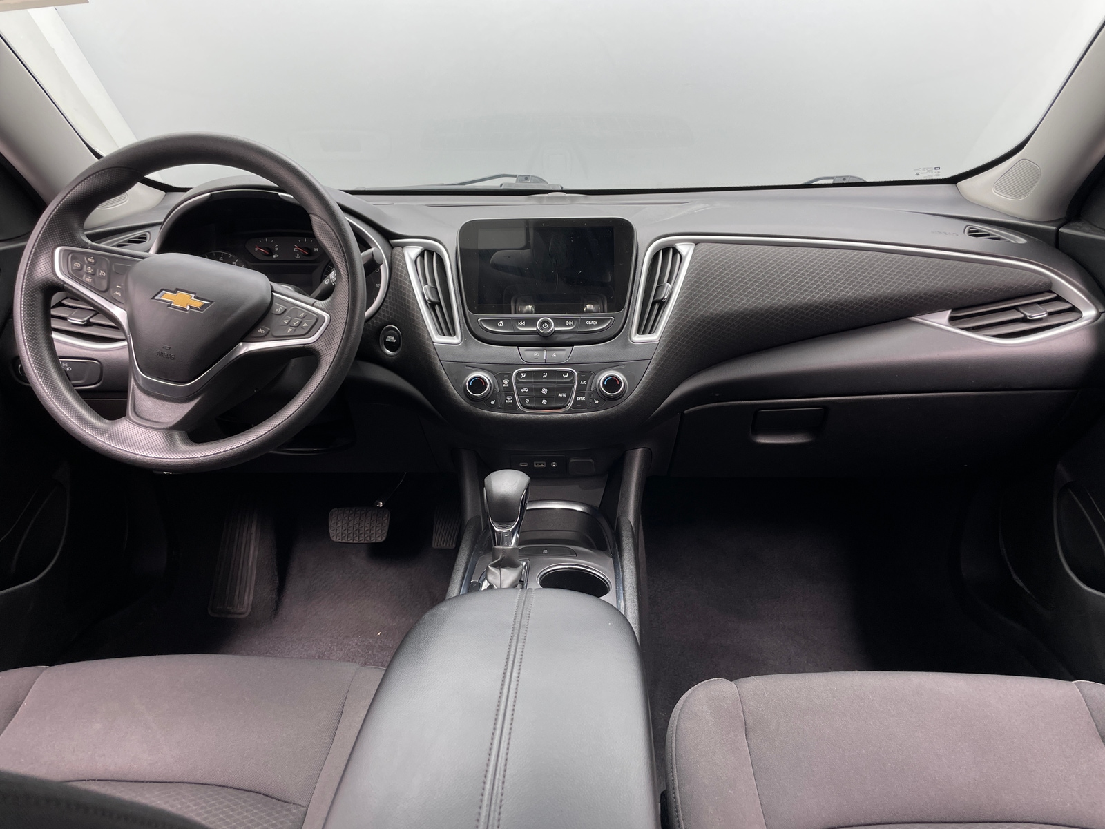 Thumbnail: 2023 Chevrolet Malibu - 3