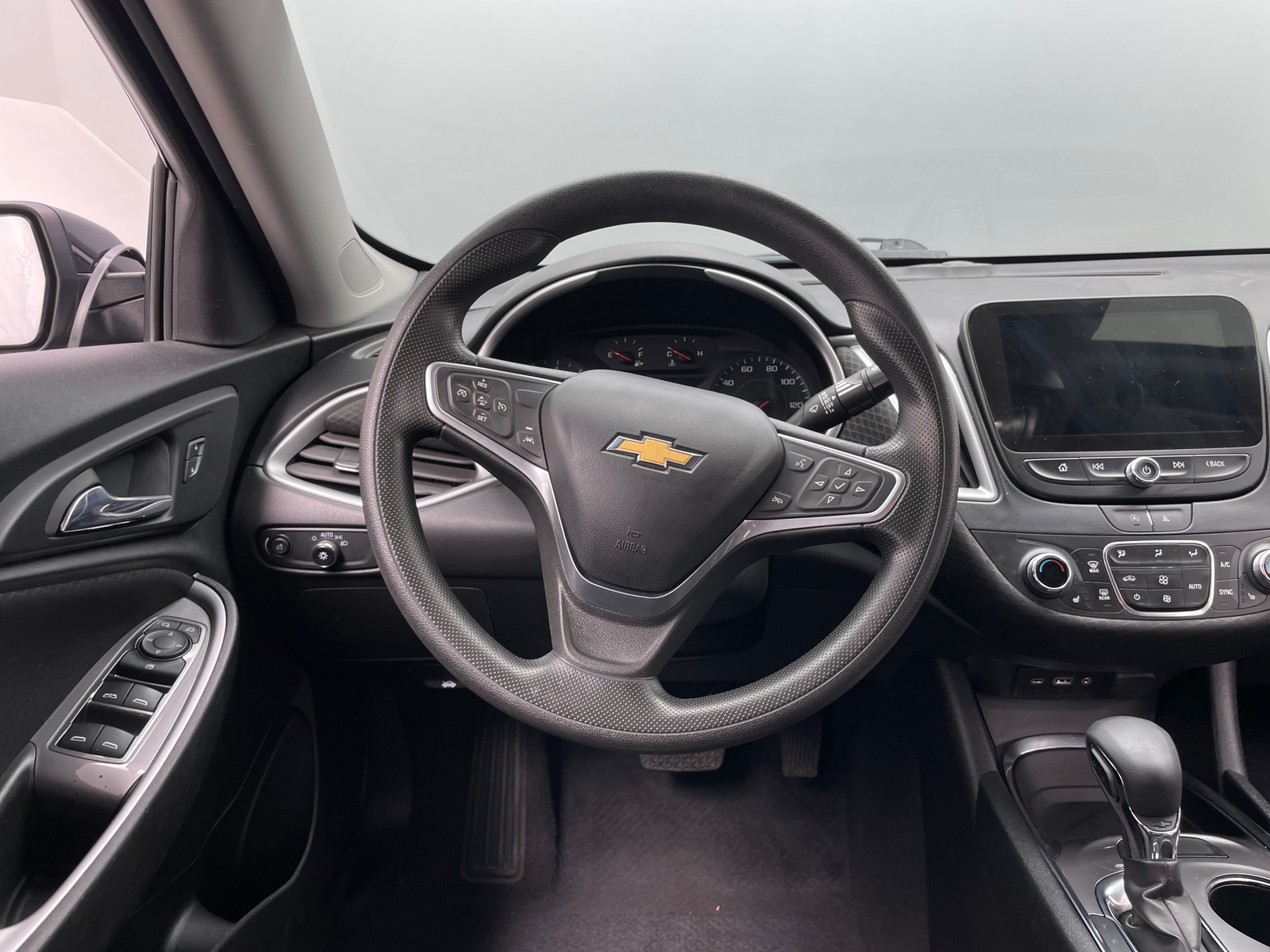 Thumbnail: 2023 Chevrolet Malibu - 5
