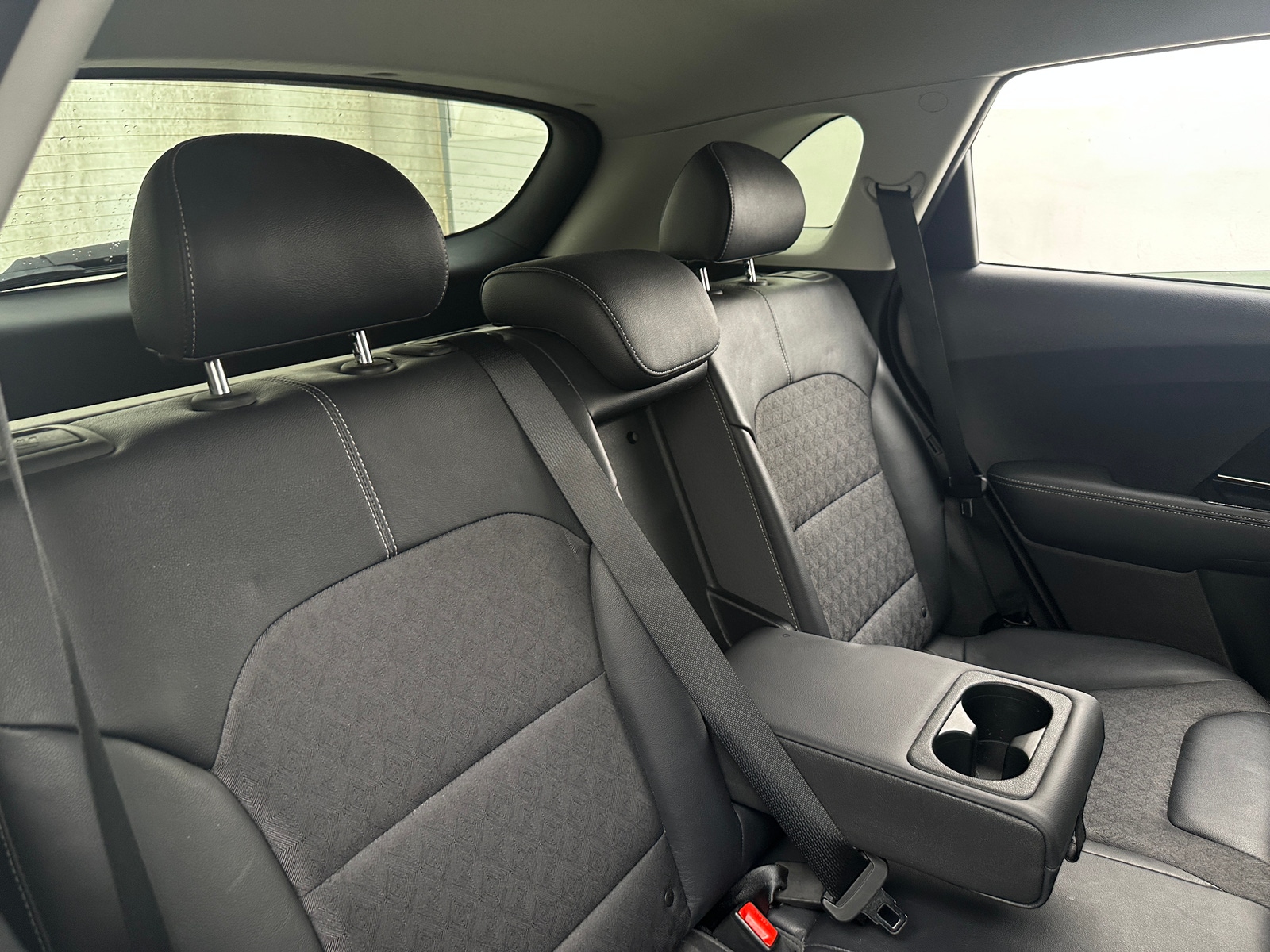 Thumbnail: 2018 Kia Niro - 6