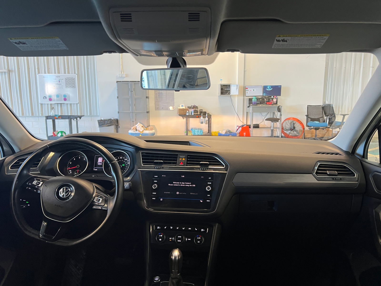Thumbnail: 2019 Volkswagen Tiguan - 2