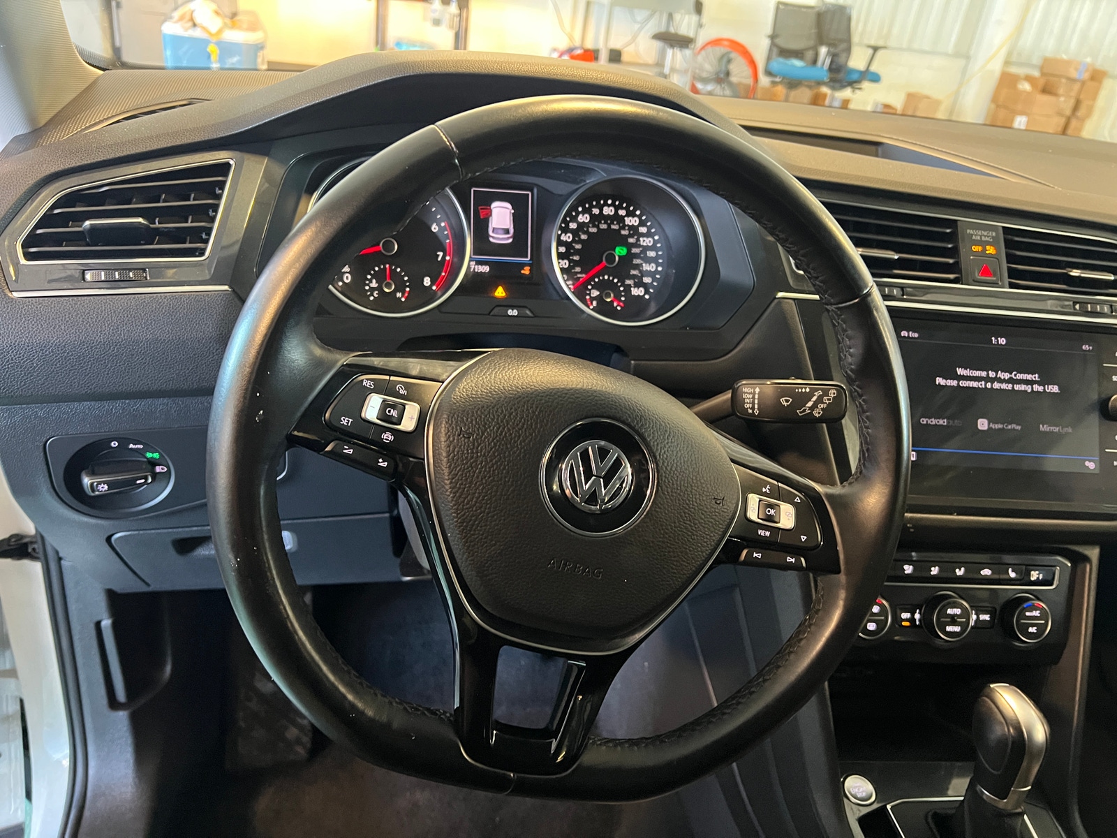 Thumbnail: 2019 Volkswagen Tiguan - 4