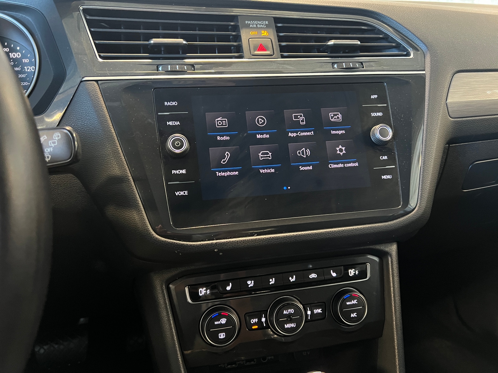 Thumbnail: 2019 Volkswagen Tiguan - 3