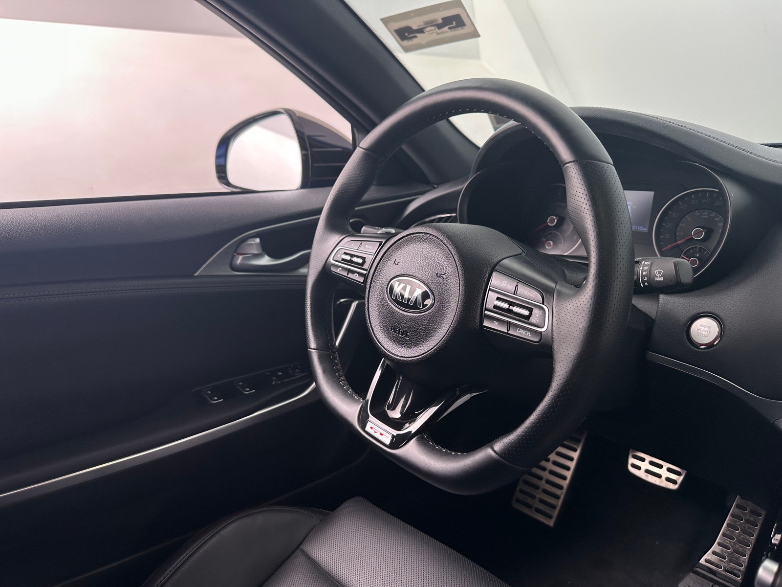 Thumbnail: 2018 Kia Stinger - 4