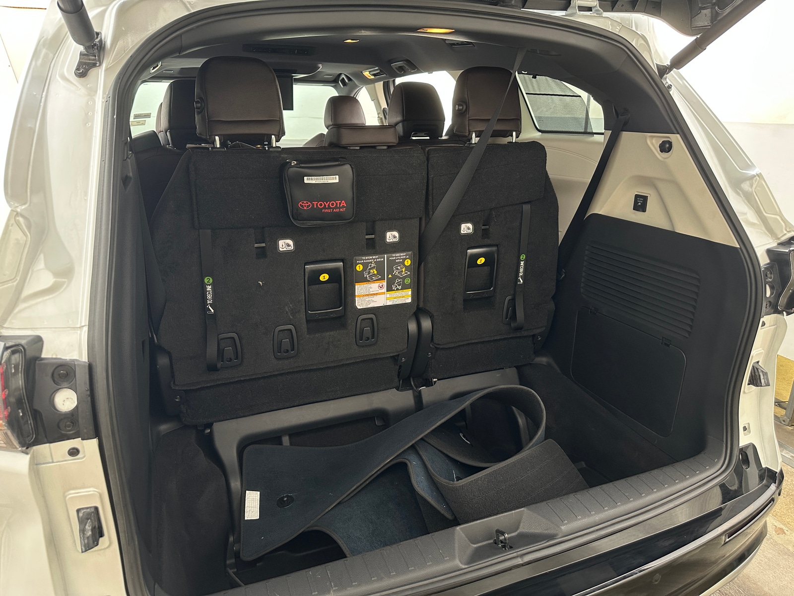 Thumbnail: 2023 Toyota Sienna - 6