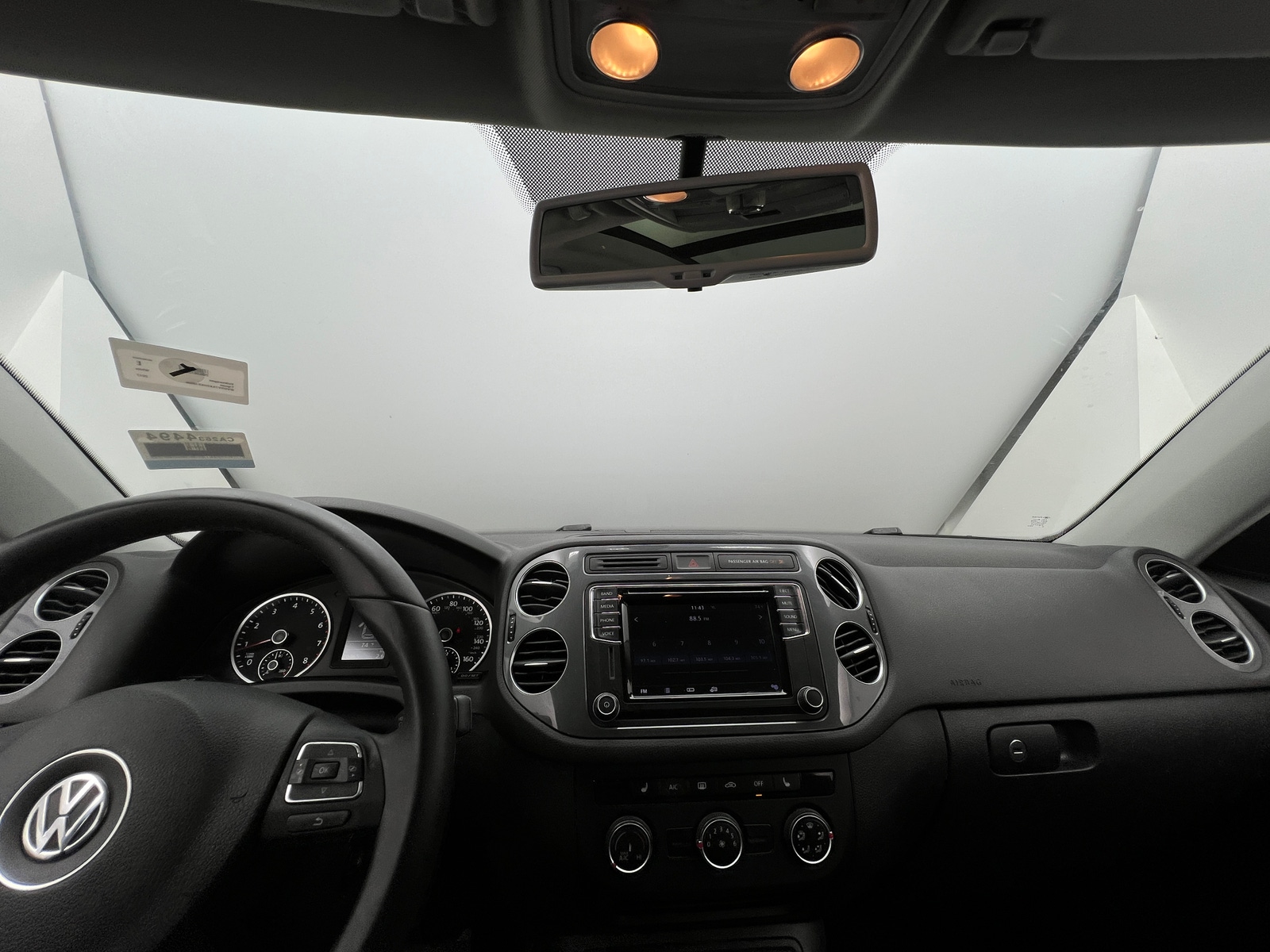 Thumbnail: 2017 Volkswagen Tiguan - 3