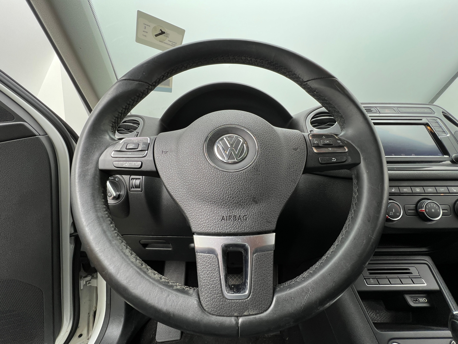 Thumbnail: 2017 Volkswagen Tiguan - 5