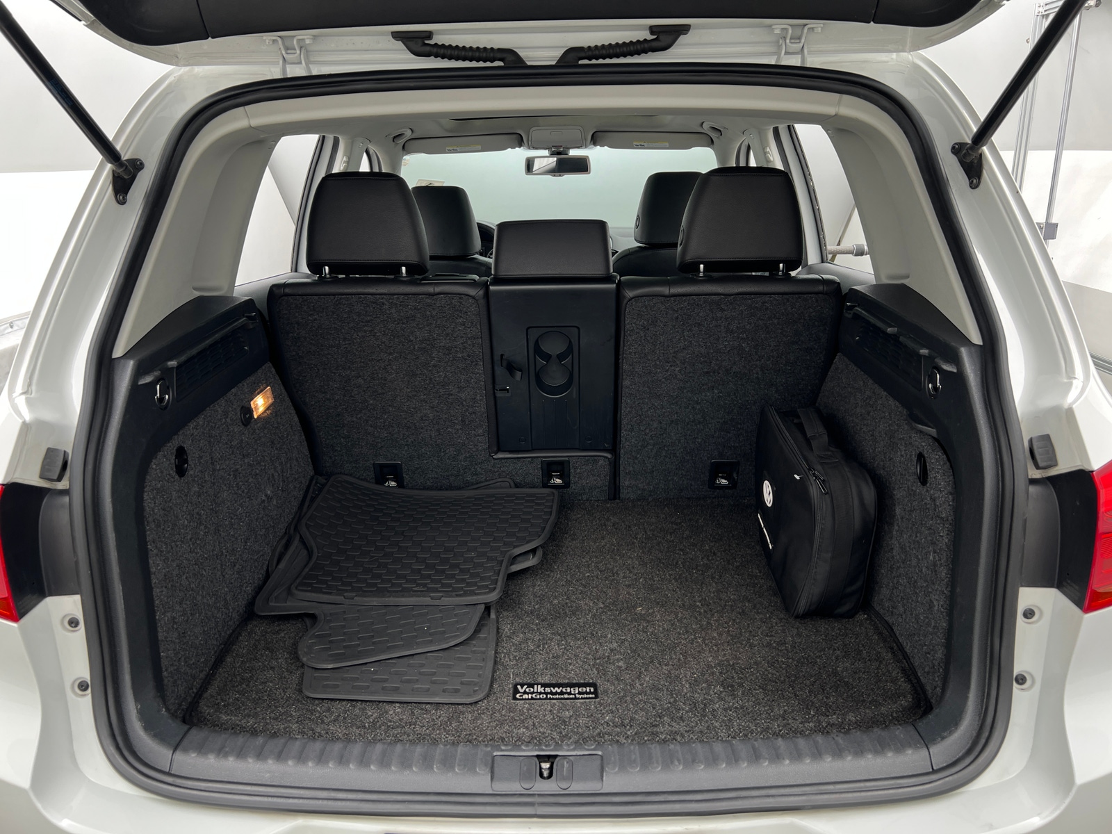 Thumbnail: 2017 Volkswagen Tiguan - 7