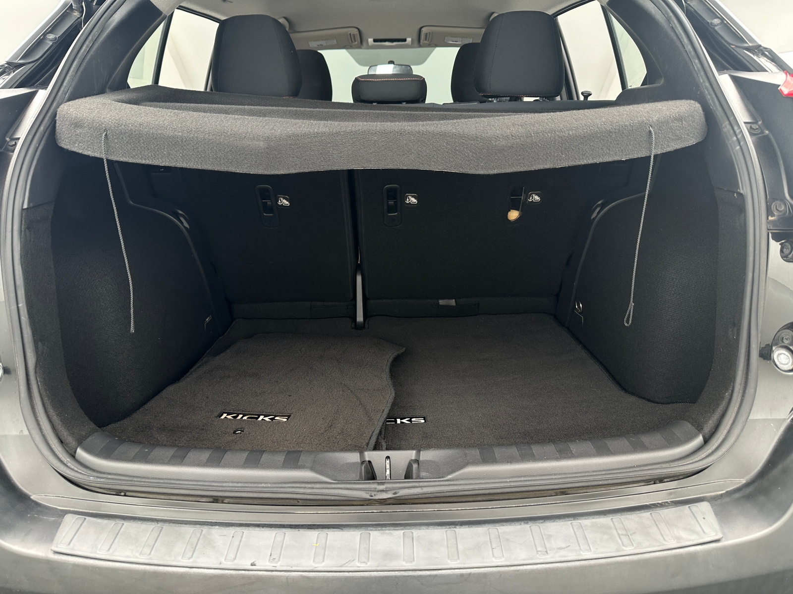 Thumbnail: 2018 Nissan Kicks - 7