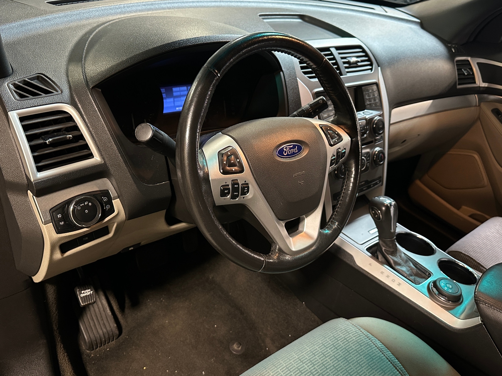 Thumbnail: 2013 Ford Explorer - 3