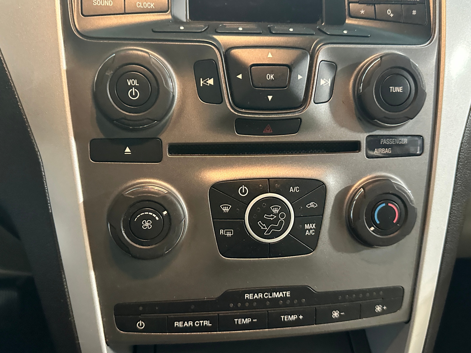 Thumbnail: 2013 Ford Explorer - 4