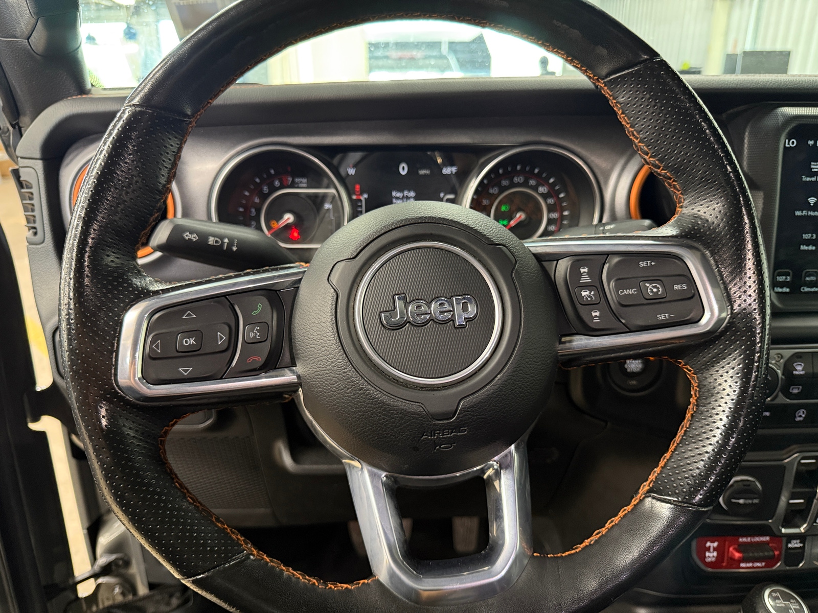 Thumbnail: 2021 Jeep Gladiator - 4