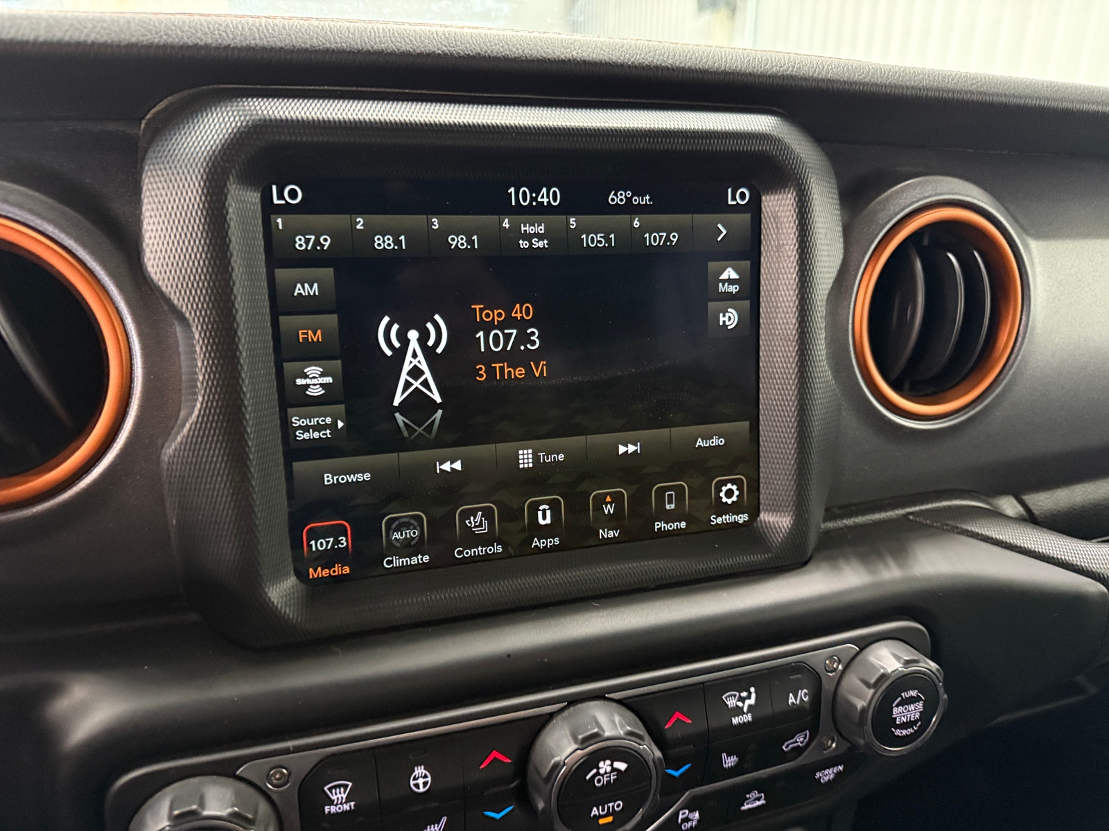 Thumbnail: 2021 Jeep Gladiator - 3