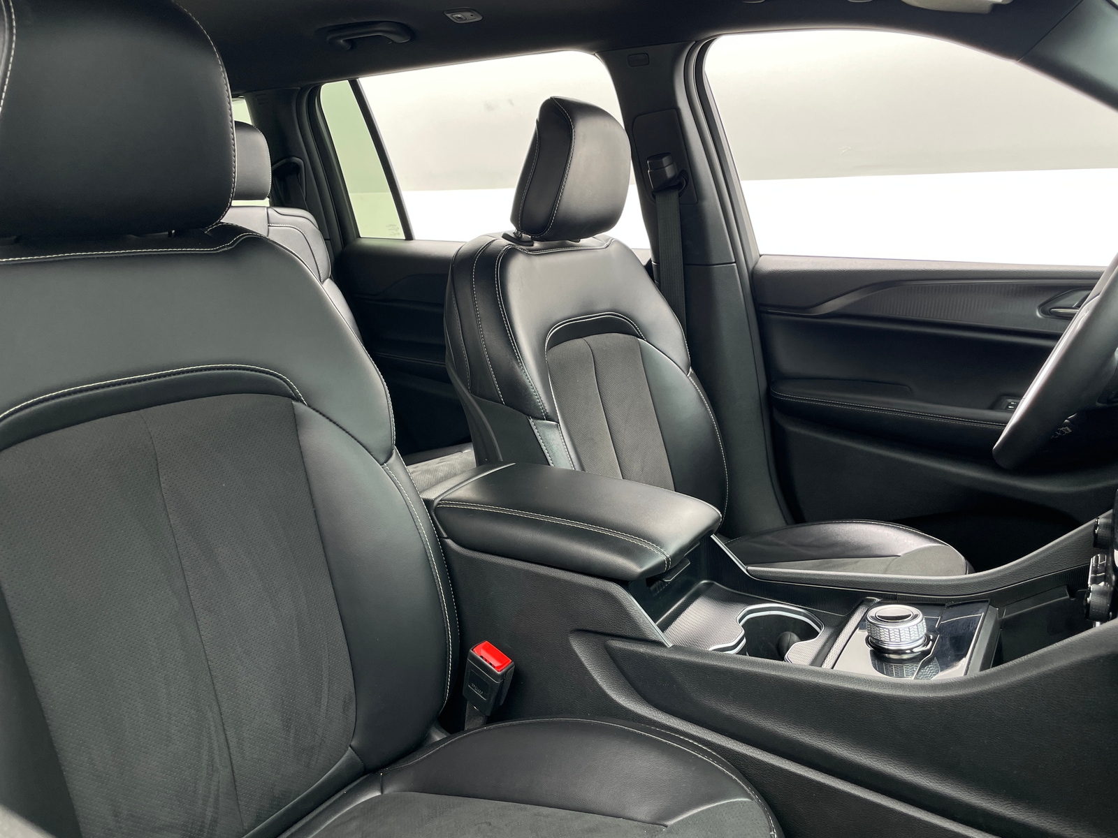 Thumbnail: 2024 Jeep Grand Cherokee L - 2