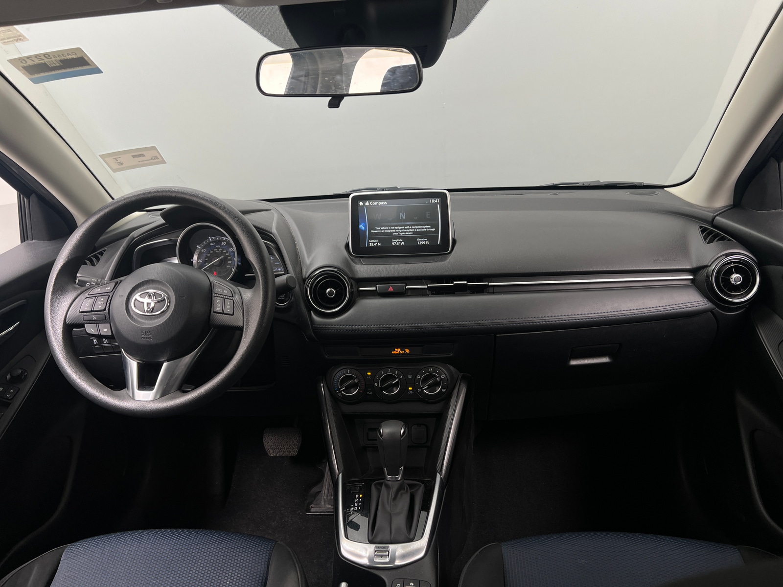 Thumbnail: 2017 Toyota Yaris iA - 3